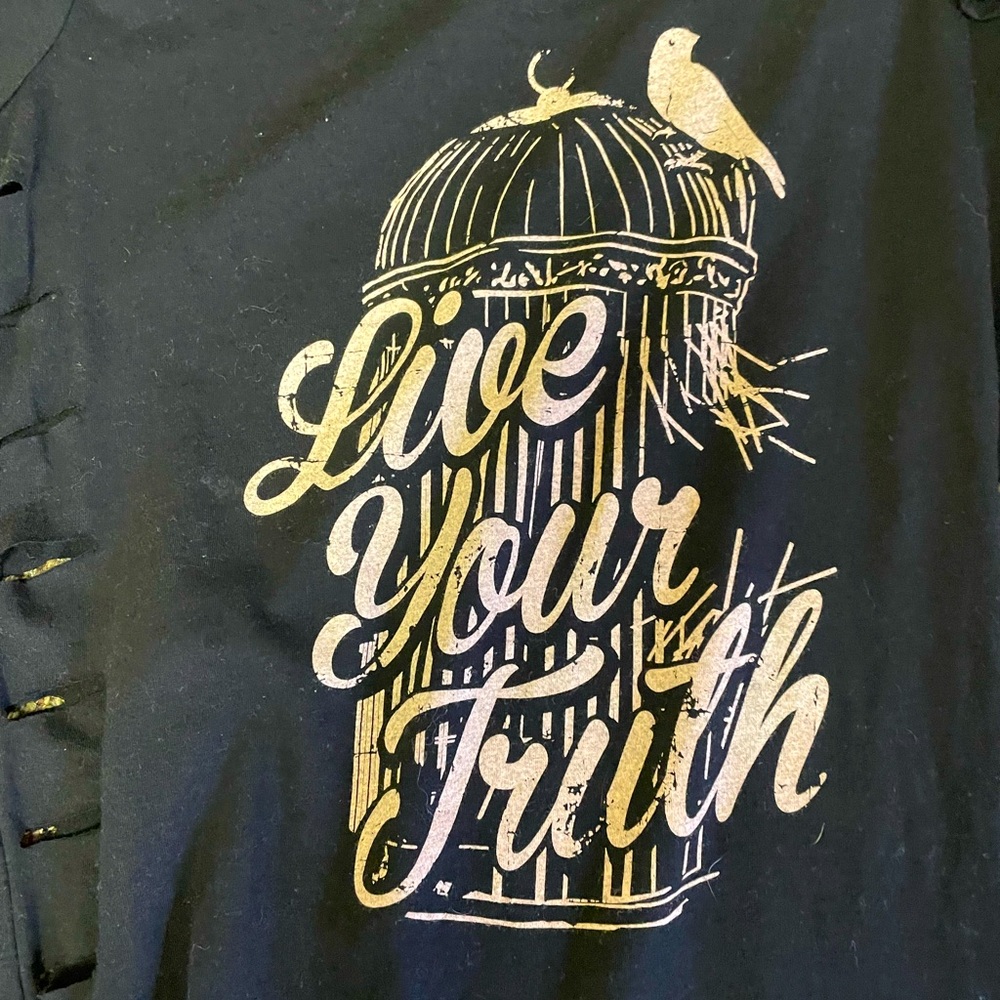 HUMAN UNLIMITED Live Your Truth Fringe Tee Size S